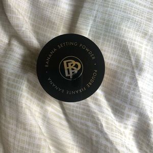 BellePierre Banana Setting Powder (medium)